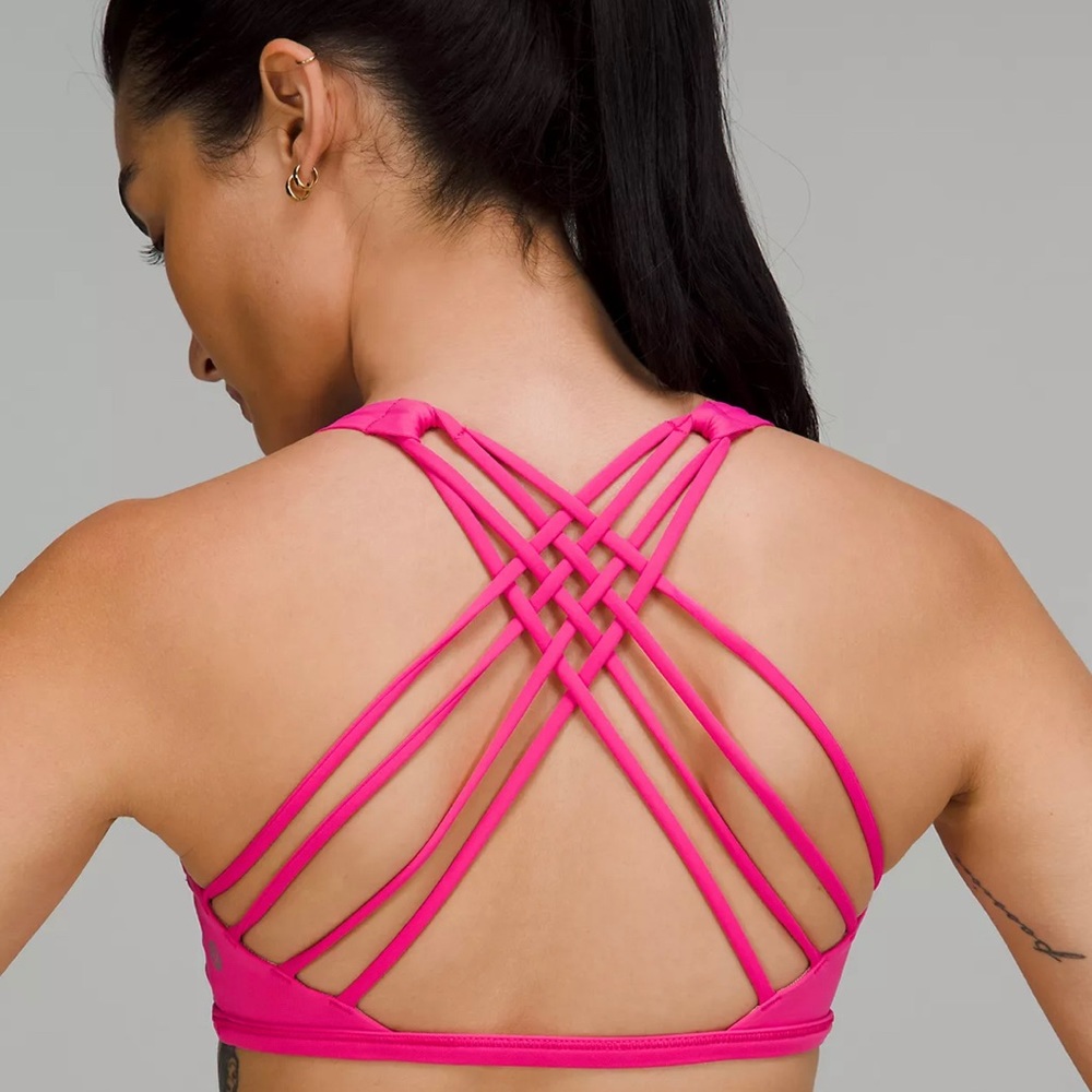 LULULEMON NWOT FREE TO BE BRA WILD, SONIC PINK, SIZE 4